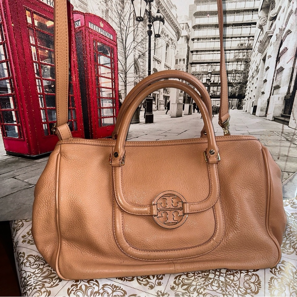 Tory Burch tan pebbled leather Amanda handbag